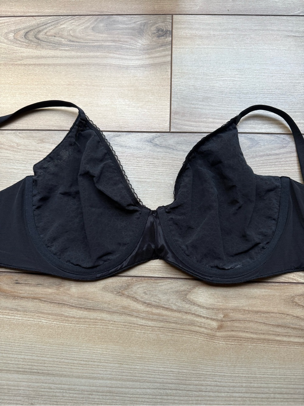 Victoria's Secret Invisible Lift Full-Coverage Minimizer Bra - Picture 8 of 9